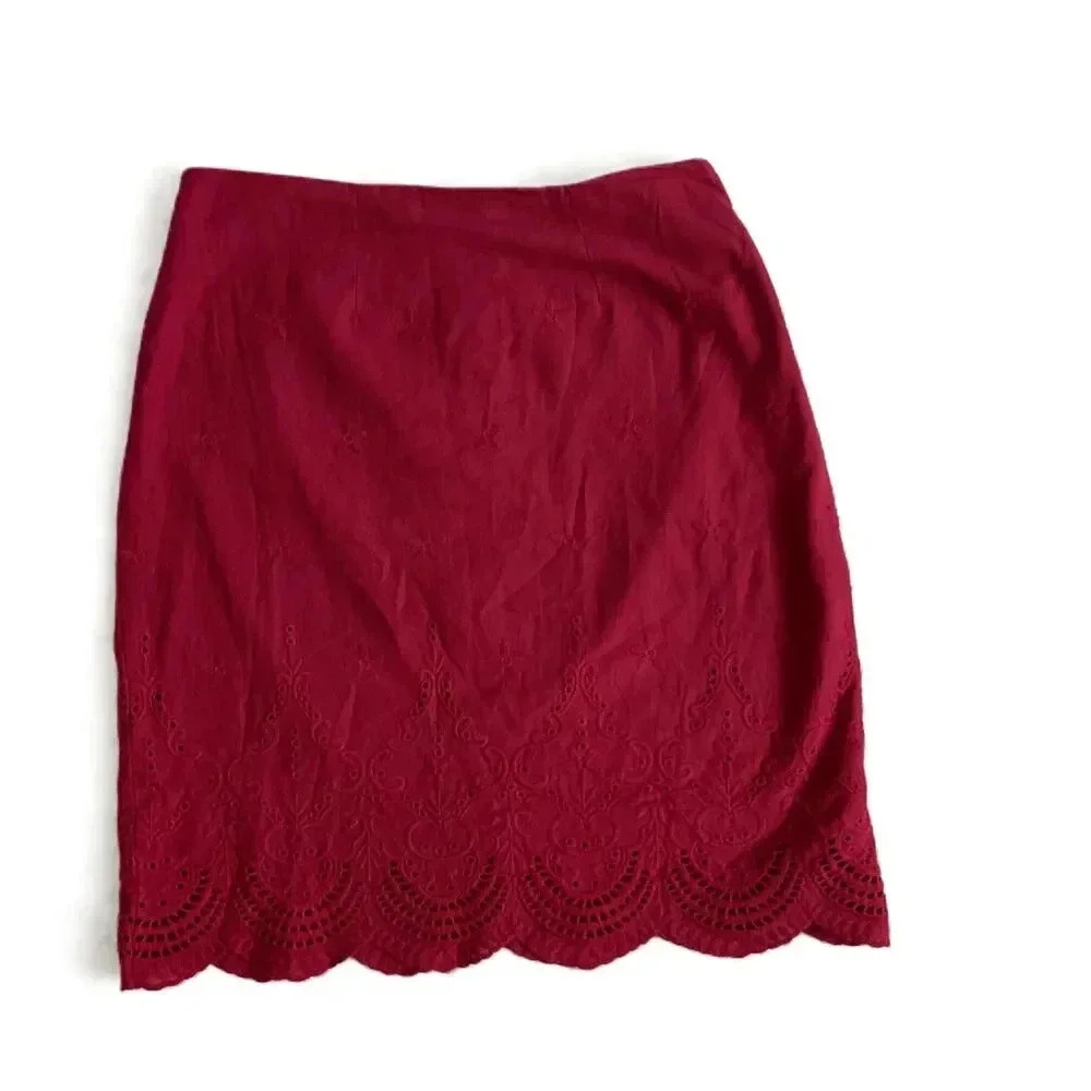 Womens Cranberry Knee Length Embroidered Skirt Medium‎